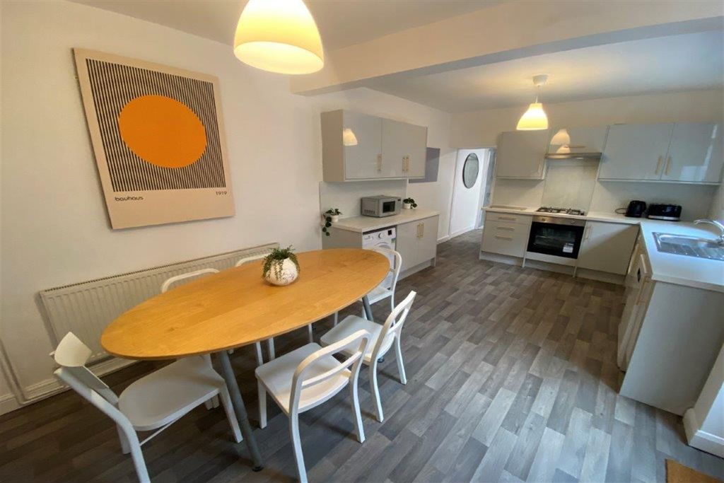 Property photo 2 of 25 (Main)