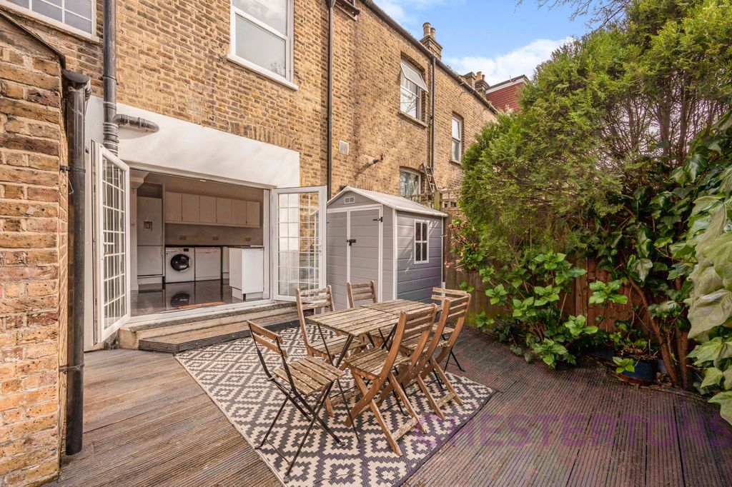 Property photo 2 of 16