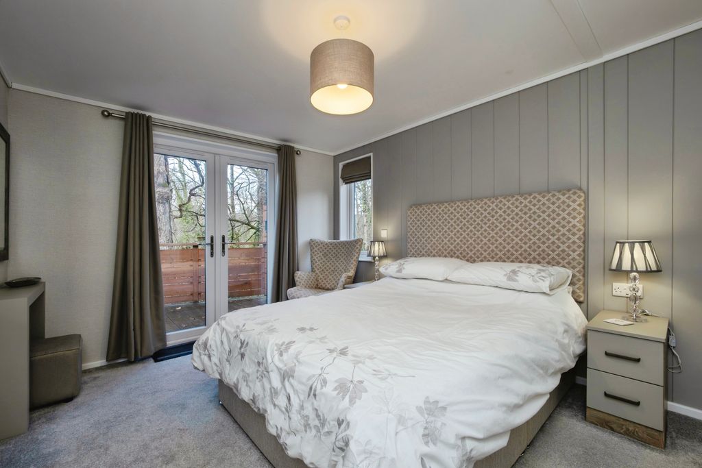 Property photo 3 of 15 Master Bedroom