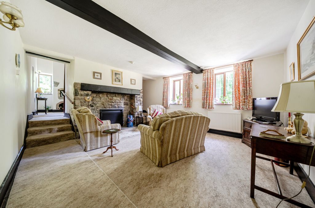 Property photo 3 of 32 1331553-14-689616...