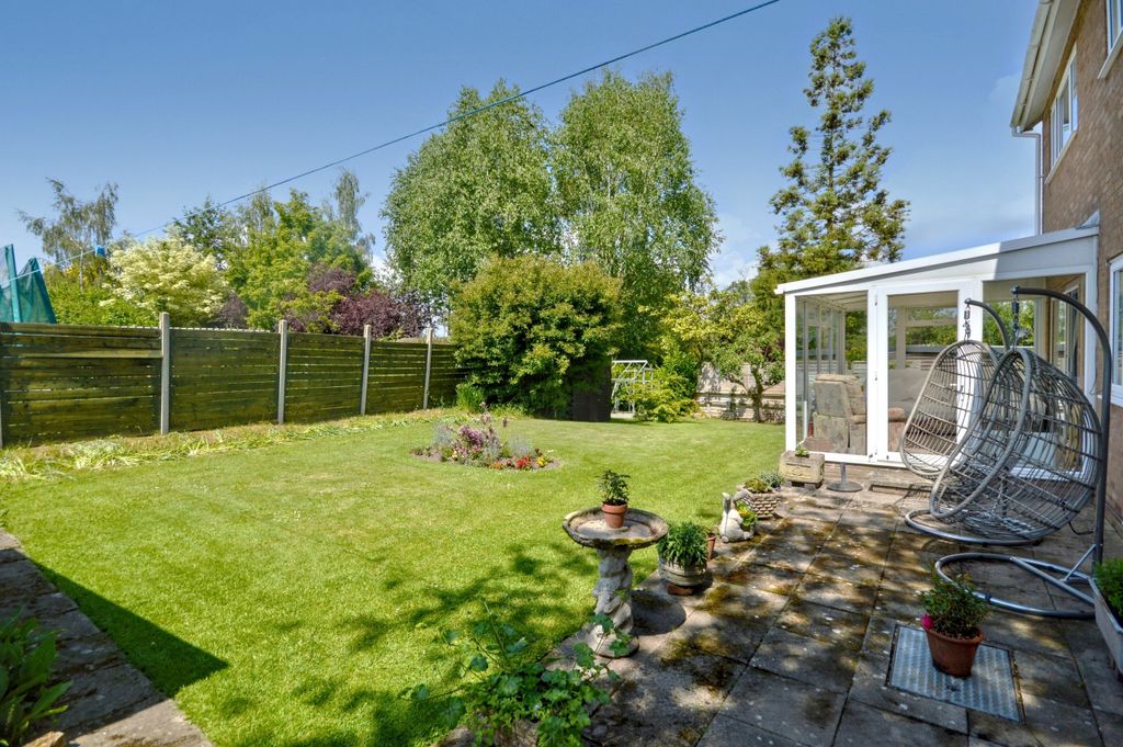 Property photo 2 of 24 Garden