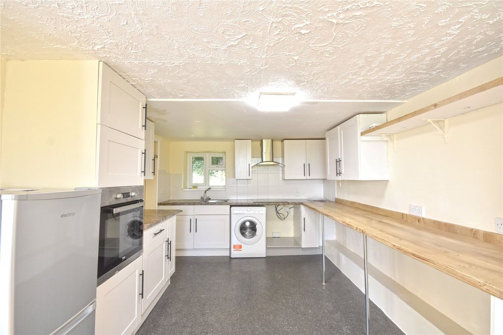 Property photo 2 of 12 Picture No. 05