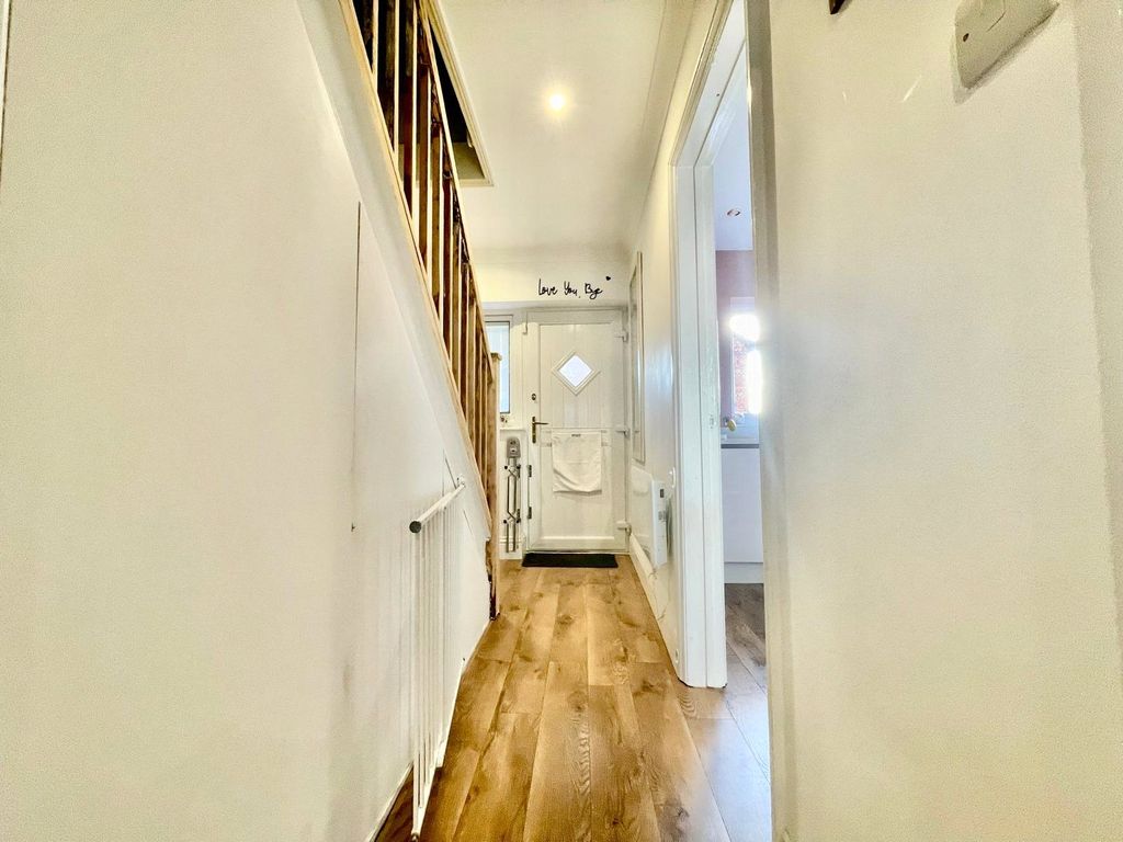 Property photo 3 of 19 Picture No. 03