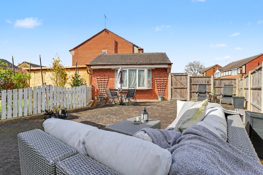 Property photo 2 of 22 2- Ryan Clarke Ewemove Pontefract