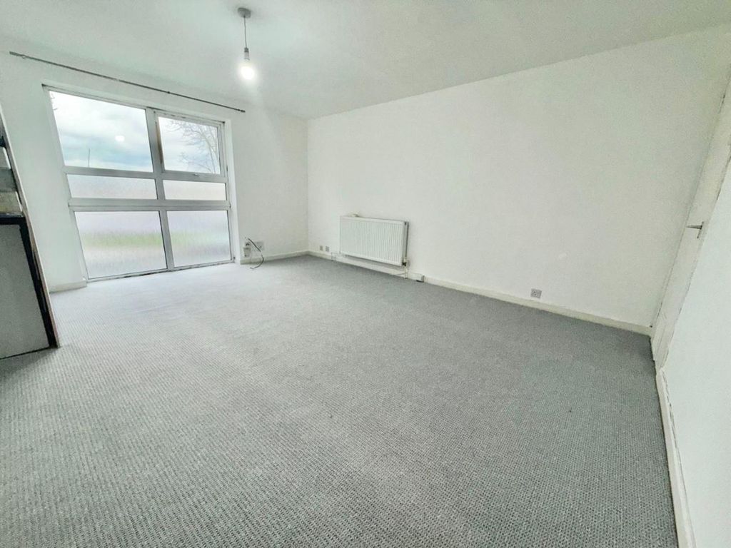 Property photo 2 of 8 1A72Fdf8-Ca63-4717-80F8-7Ffb3B653E62.Jpg