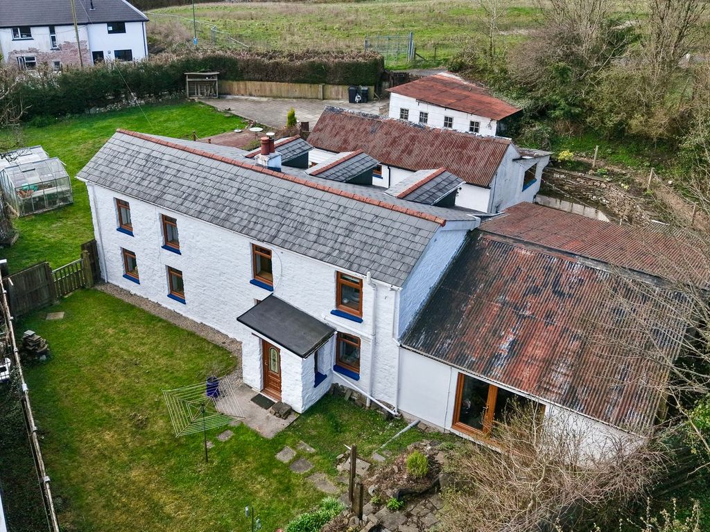 Property photo 3 of 28