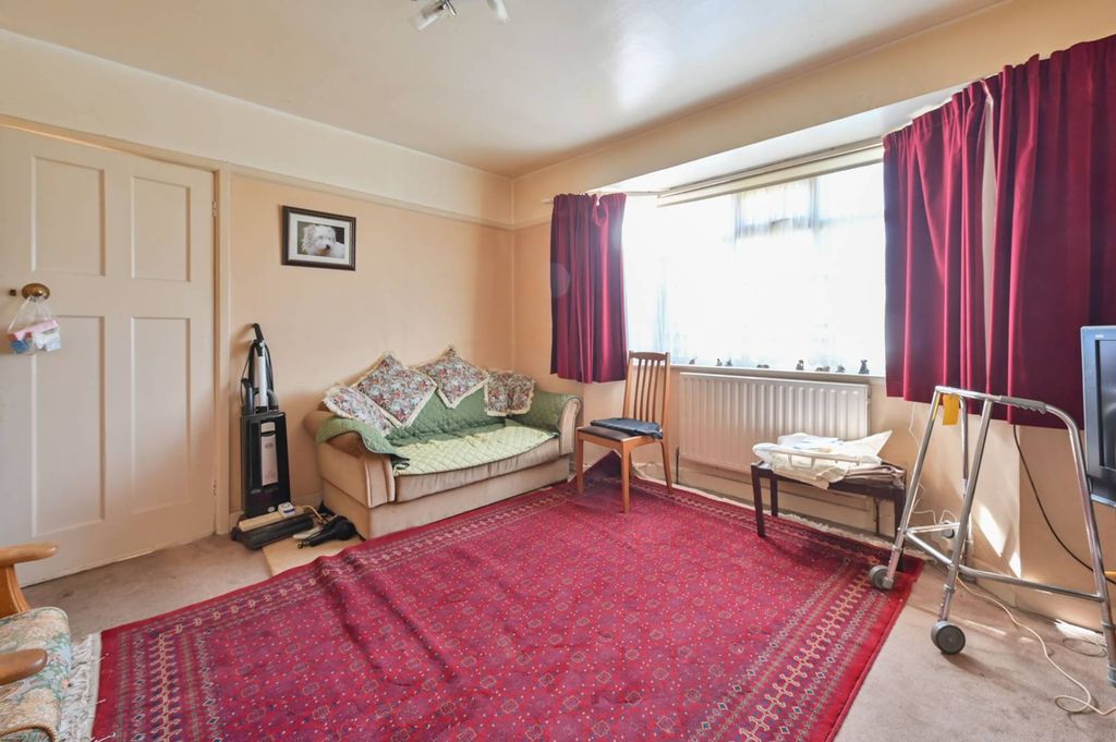 Property photo 3 of 13