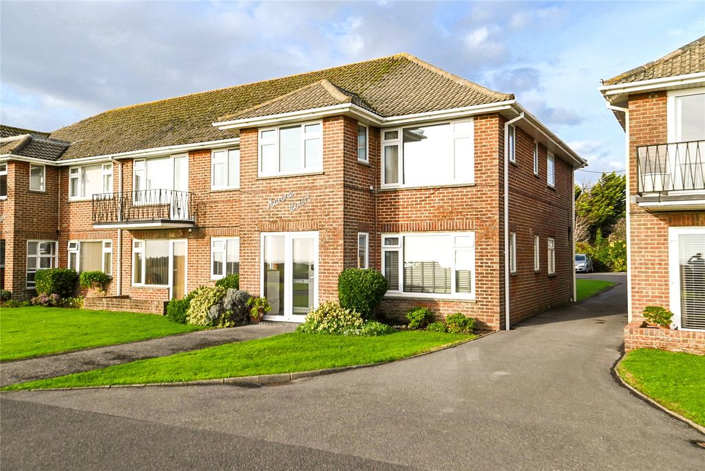 Property photo 2 of 15 Picture No. 18