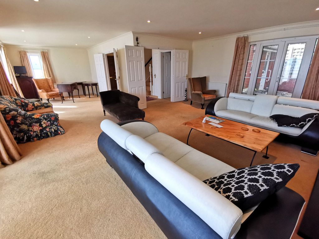 Property photo 2 of 26 Gallery