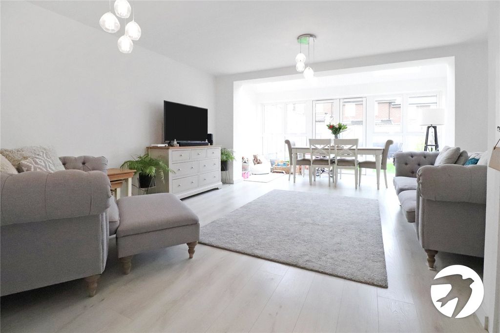 Property photo 2 of 18 Picture No. 15