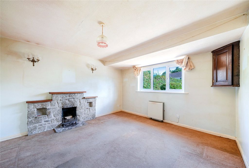 Property photo 3 of 12 Sitting Room