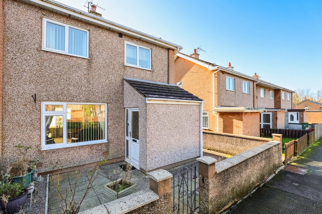 Property photo 1 of 15 External