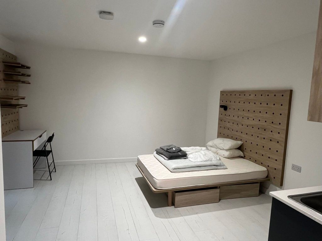 Property photo 1 of 26 Bedroom