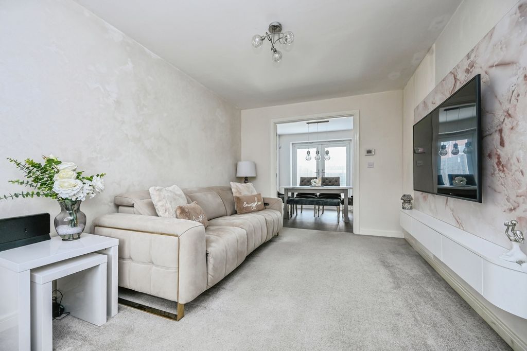 Property photo 2 of 18 Pbox-Img.Jpg