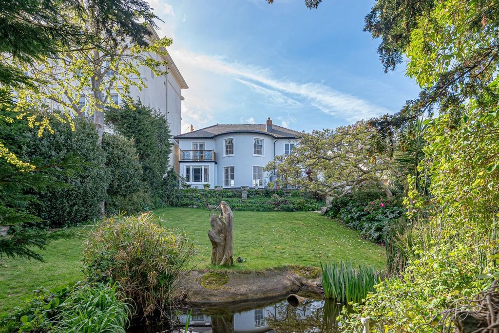 Property photo 1 of 74