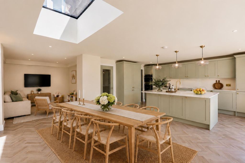 Property photo 2 of 17 Kitchen Breakfast Family Room