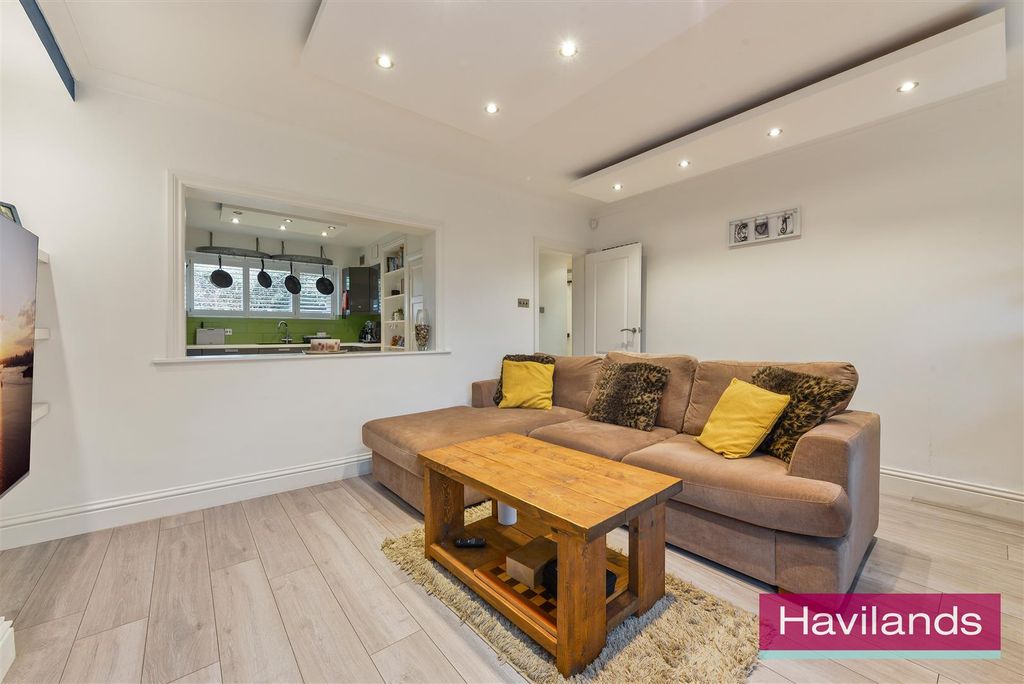 Property photo 2 of 12 The Poplars-9.Jpg