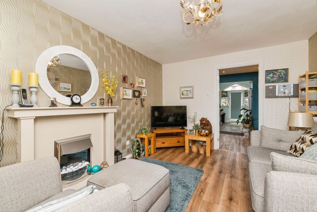 Property photo 3 of 18 Pbox-Img.Jpg