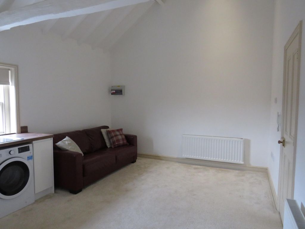 Property photo 3 of 12 Living Room