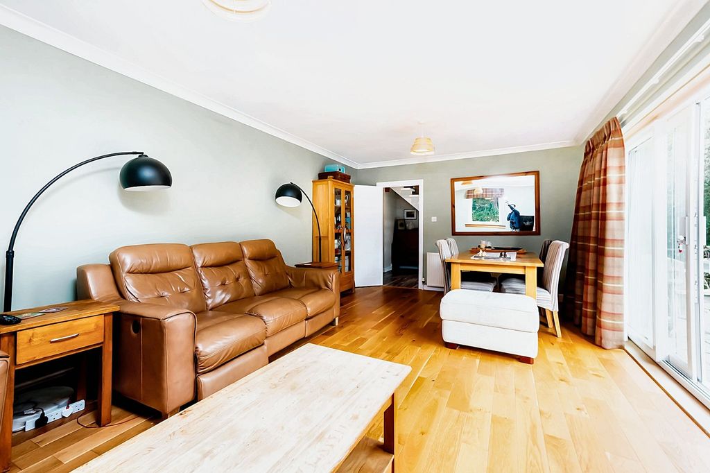 Property photo 2 of 39