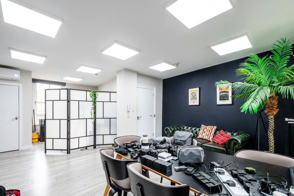 Property photo 1 of 17 City Rd 213 12F 6.Jpg