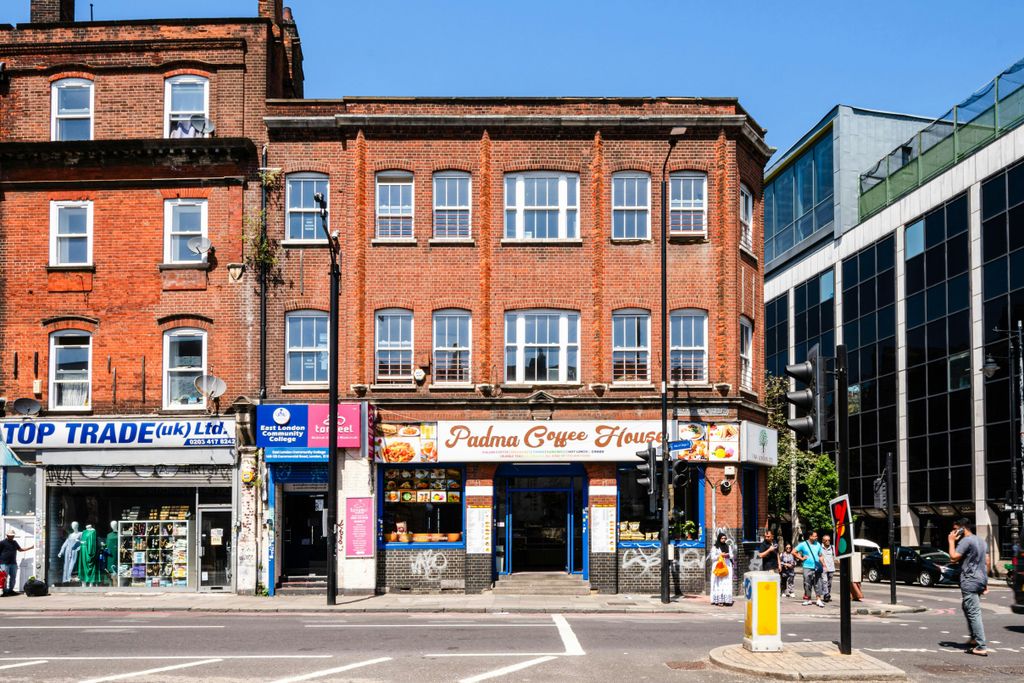 Property photo 1 of 16 Commercial Rd 149-151 2F - Low Res 1.Jpg