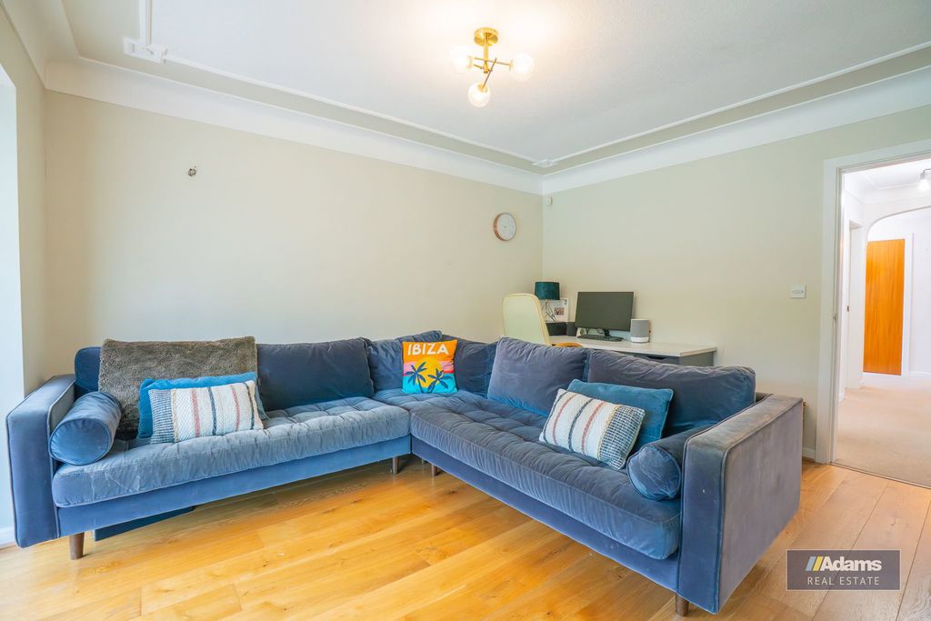 Property photo 3 of 48