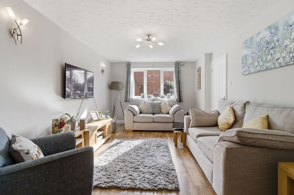 Property photo 3 of 24