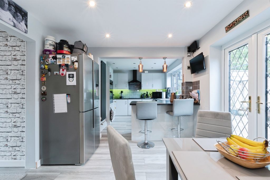 Property photo 2 of 24