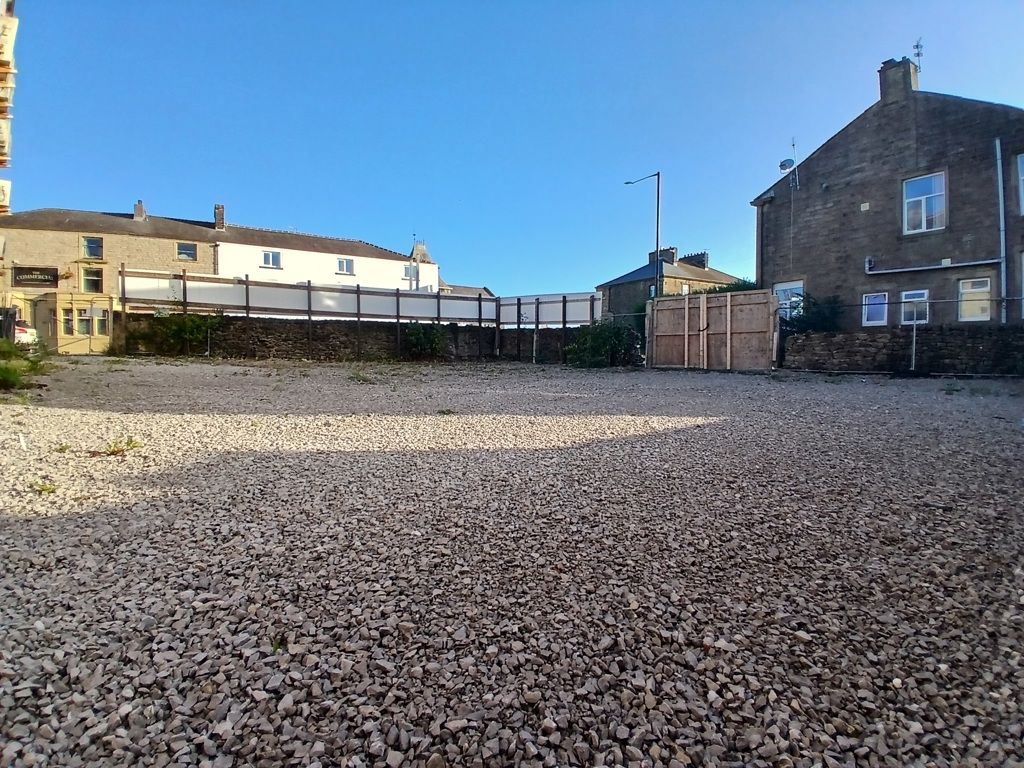 Property photo 3 of 6 Photo 2