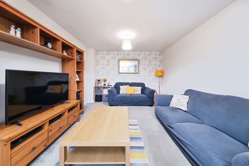 Property photo 3 of 18