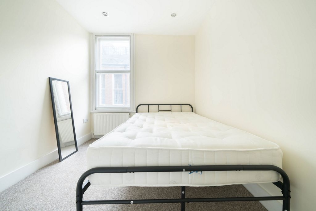 Property photo 3 of 7 Photo 2