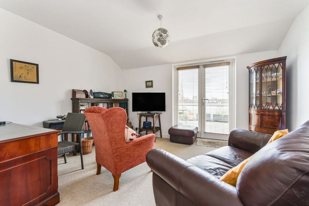 Property photo 2 of 16