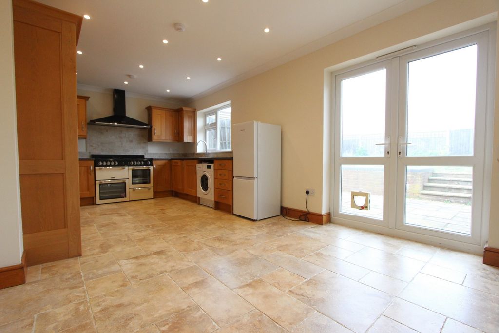 Property photo 3 of 13 Photo 9