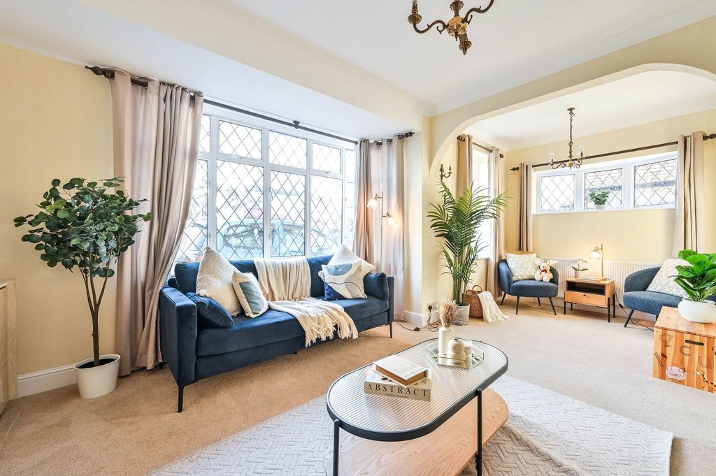 Property photo 2 of 20