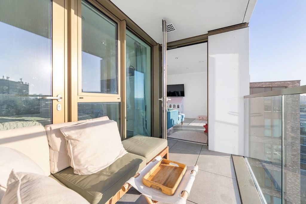 Property photo 2 of 18 Terrace.Jpg