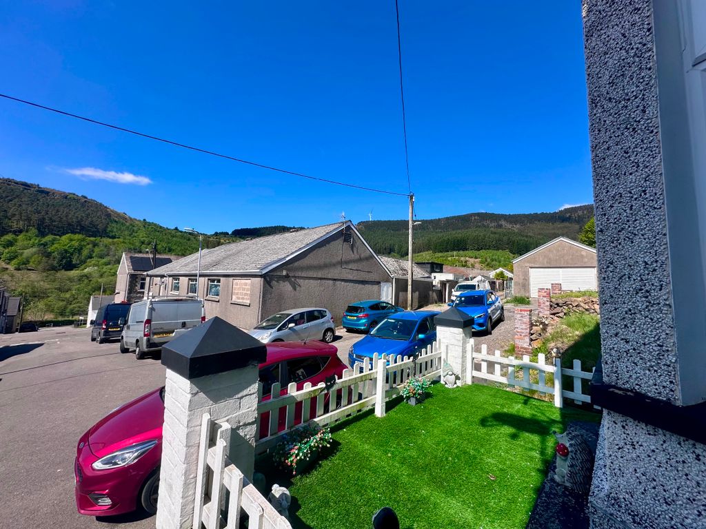 Property photo 2 of 52