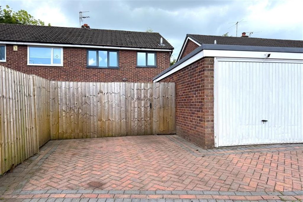 Property photo 2 of 16 (Main)