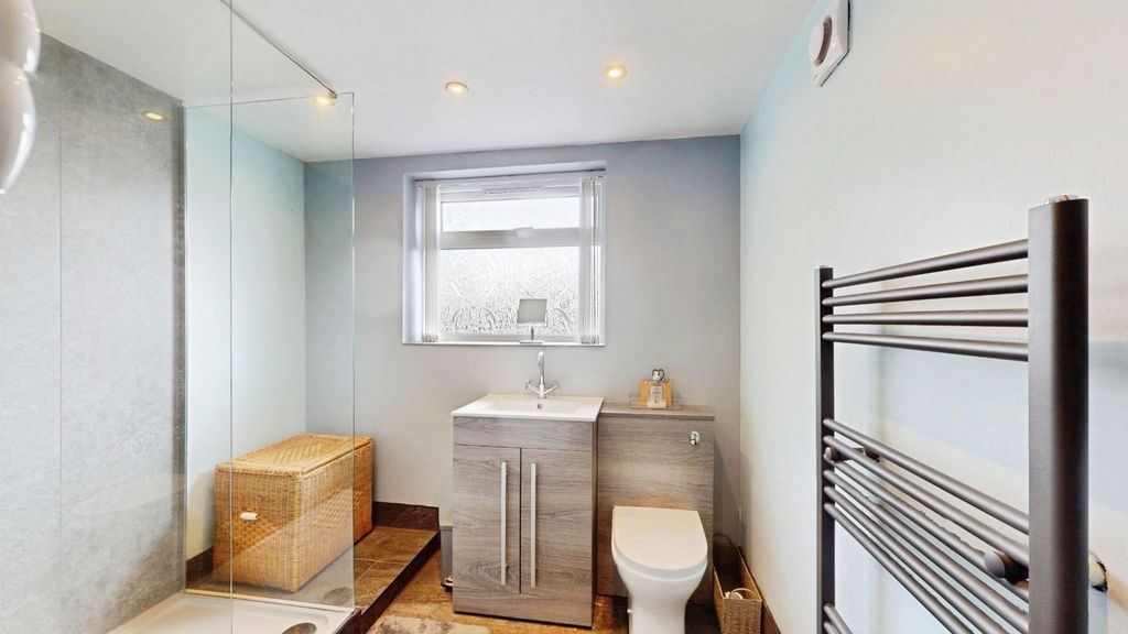 Property photo 3 of 11 Pbox-Img.Jpg