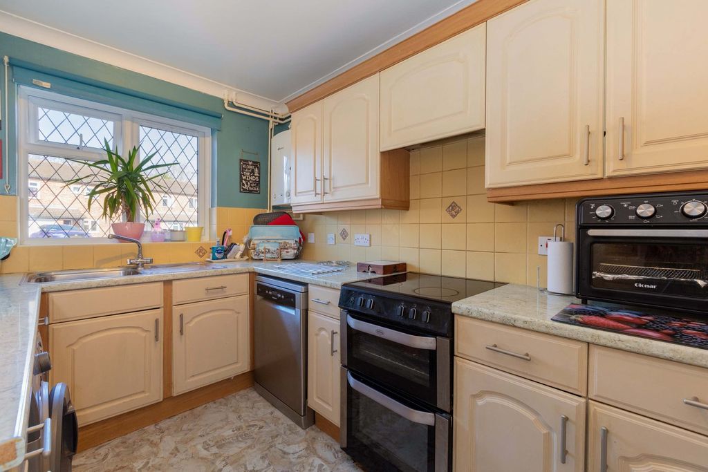 Property photo 3 of 16