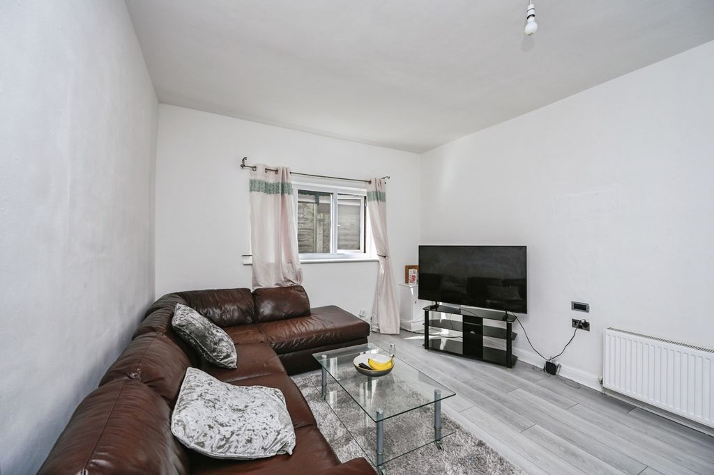 Property photo 2 of 14 Pbox-Img.Jpg