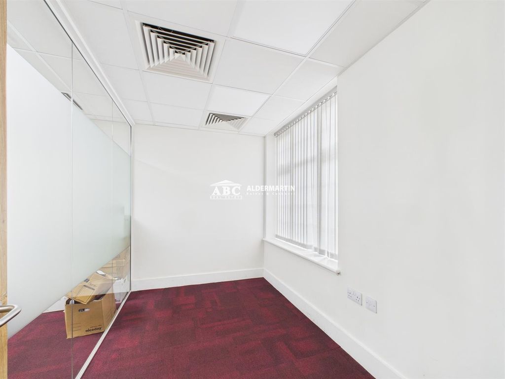 Property photo 3 of 10 Cam03827G0-Pr0062-Still003.Jpg