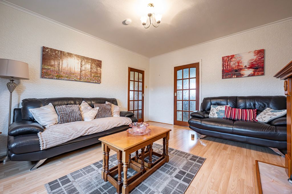 Property photo 3 of 27