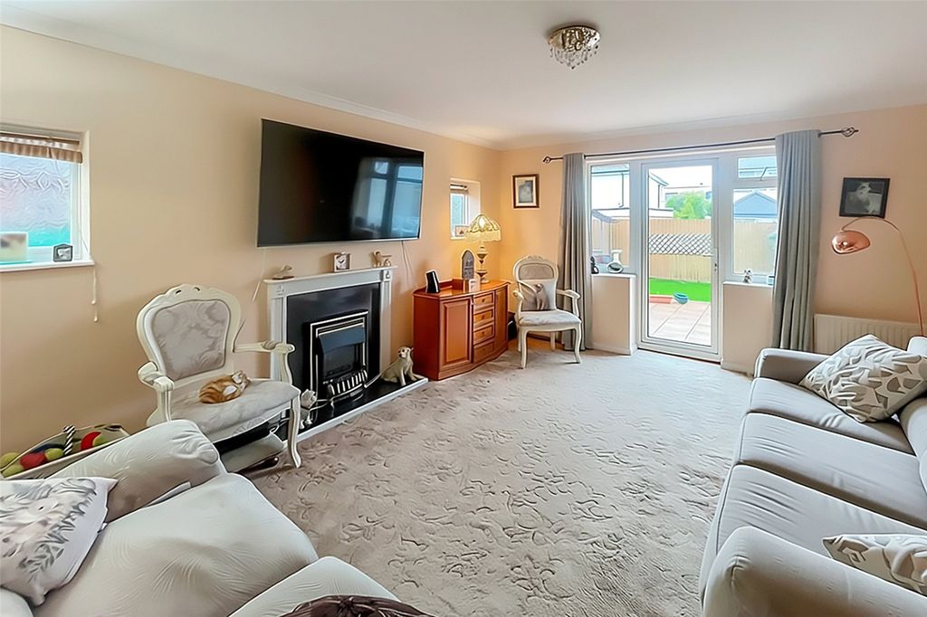 Property photo 3 of 13 Picture No. 01