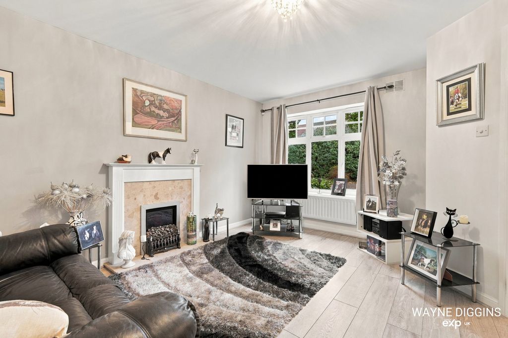 Property photo 3 of 35