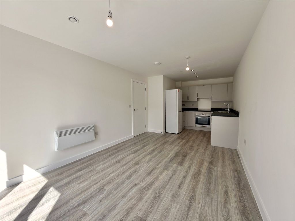Property photo 2 of 11 Picture No. 27