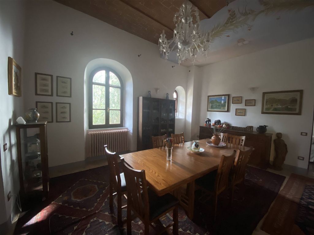 Property photo 2 of 30