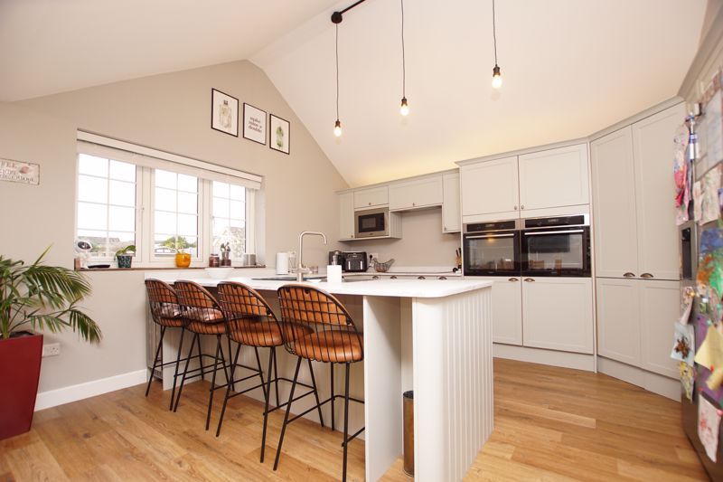 Property photo 3 of 13 Kitchen