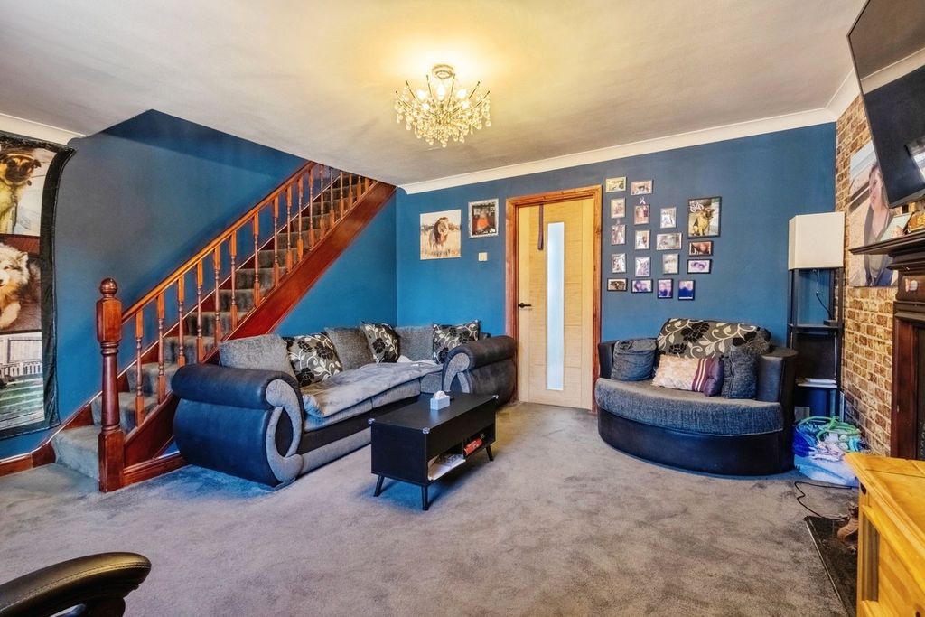 Property photo 3 of 18