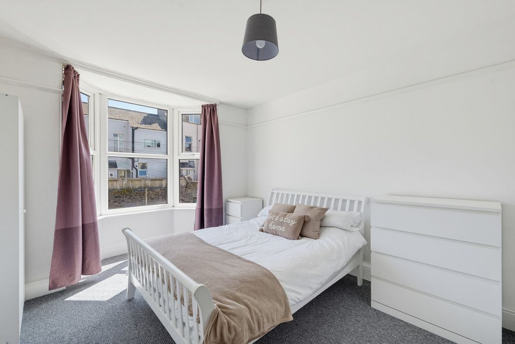 Property photo 1 of 7 0023